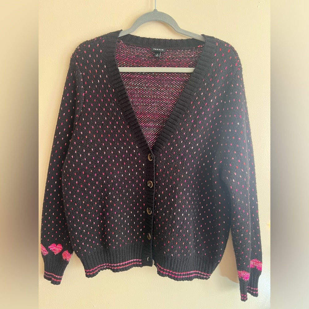 NWT Torrid Cardigan Drop Shoulder V-Neck Button Black Pink Hearts Sweater Size 2